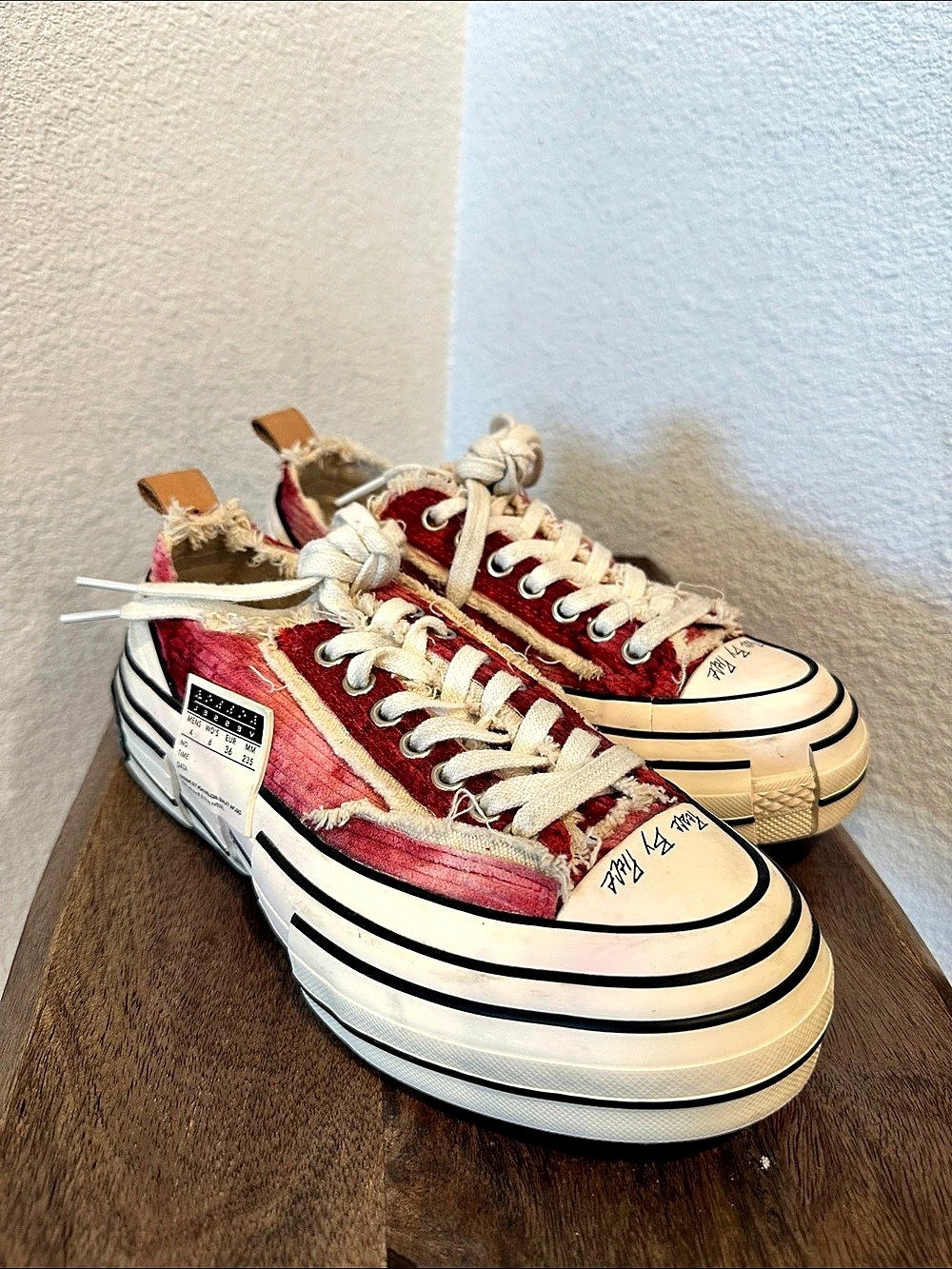 100% Authentic xVESSEL G.O.P. Lows Pink-Red Canvas Women's Size 6